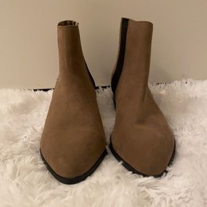 Suede Ankle boot